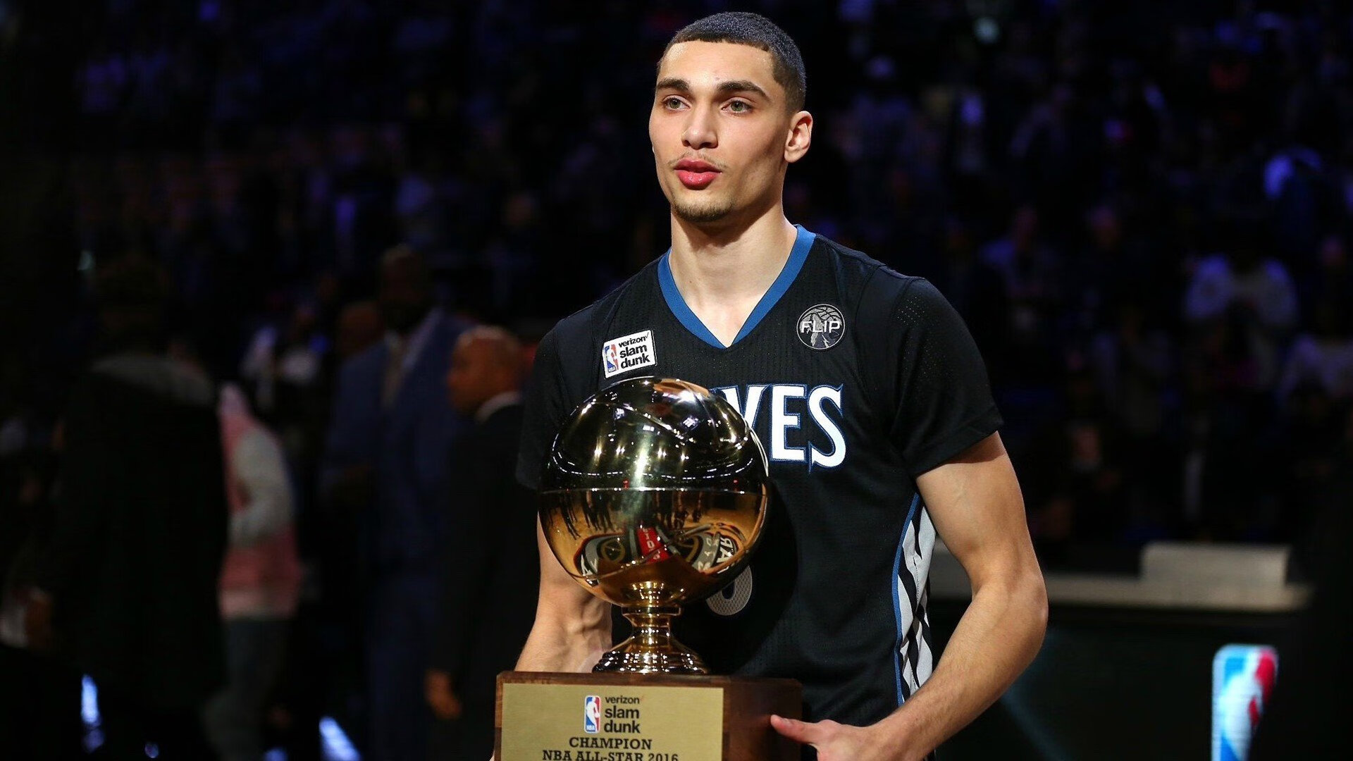 经典互动:网友投票选出最难忘球场瞬间