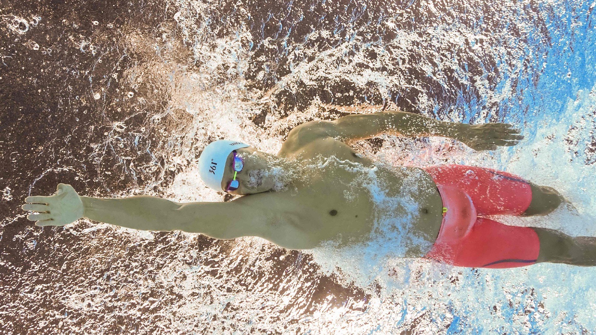 精彩对决:球员们如何在比赛中斗智斗勇?,形容精彩对决